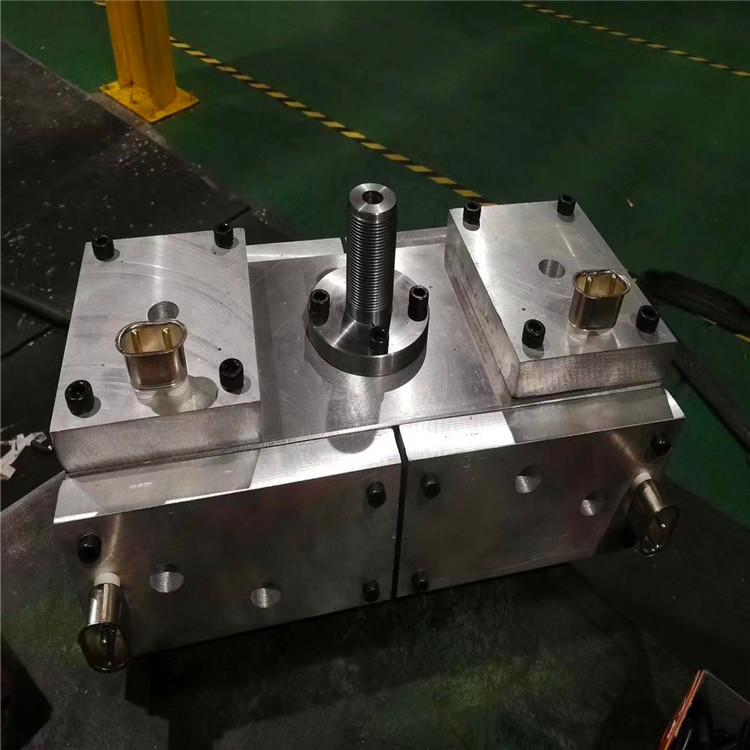 专业团队模具开发服务 衣架式600至1600毫米规格，现已接受预定